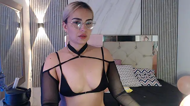 Snapshot of ashley__tylor chatting on 05.17.26 ashley tylor online show from 05.17.26