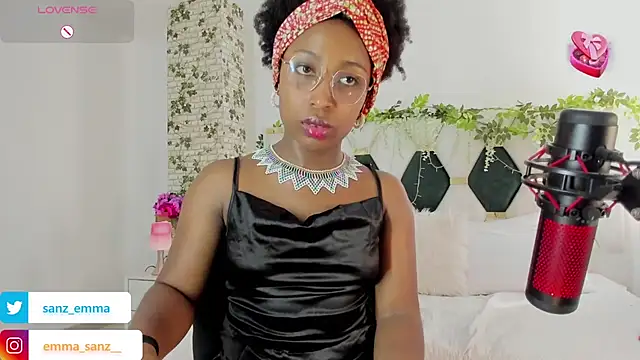 EmmaSanzz  online show from 01.28.25