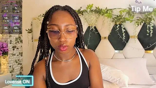 EmmaSanzz  online show from 03.03.25