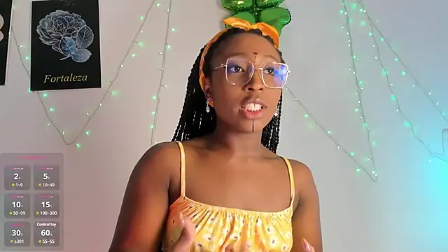 EmmaSanzz  online show from 03.11.25