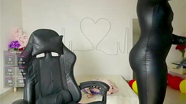 EmmaSanzz  online show from 09.26.25