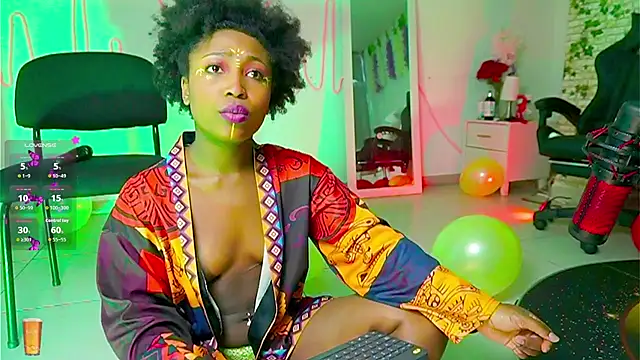 EmmaSanzz  online show from 09.28.25