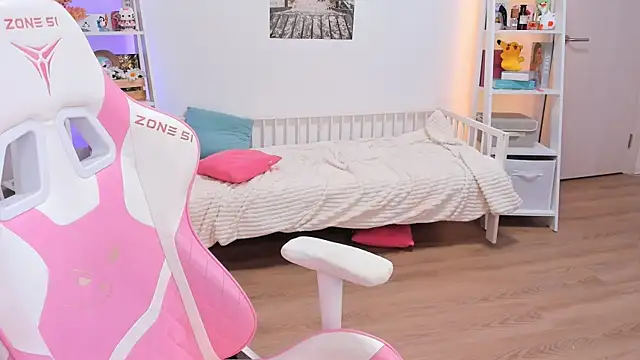 Lily Young online show from 03.01.25