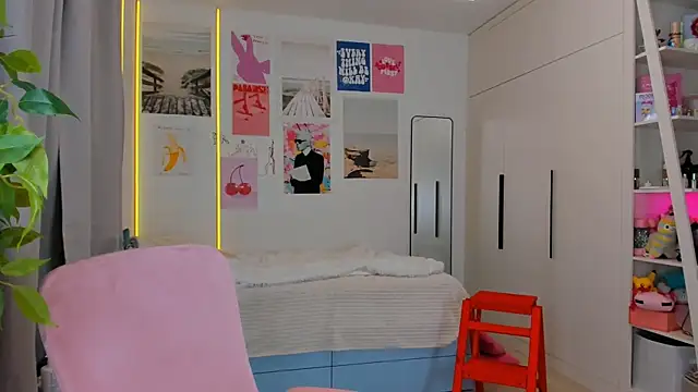 Lily Young online show from 03.25.26