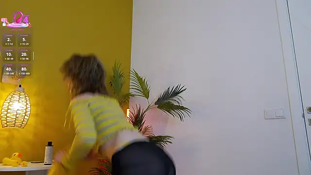 Snapshot of lessysweety chatting on 11.07.25 lessysweety online show from 11.07.25