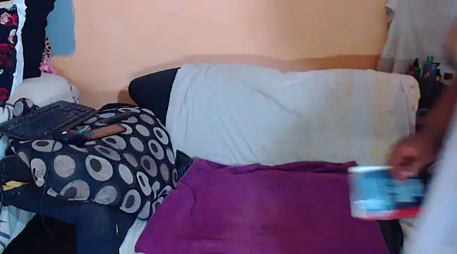 Snapshot of BigHotMatureXx chatting on 12.07.24 BigHotMatureXx online show from 12.07.24