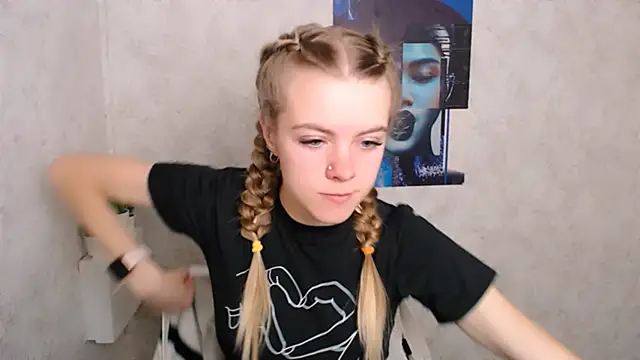 AliceFlirtt  online show from 09.17.25