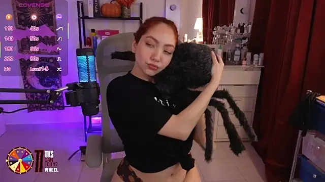 LilyVelvett online show from 10.08.25