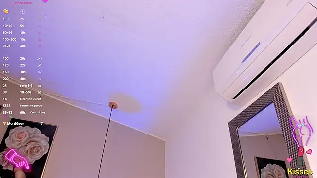 Snapshot of Emma_Thompsson chatting on 12.19.24 Emma Thompsson online show from 12.19.24