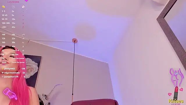 Snapshot of Emma_Thompsson chatting on 12.29.24 Emma Thompsson online show from 12.29.24