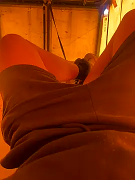 Snapshot of cussy007 chatting on 09.16.25 cussy007 online show from 09.16.25