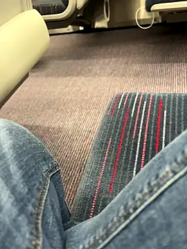 Snapshot of cussy007 chatting on 10.04.25 cussy007 online show from 10.04.25