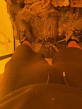 Snapshot of cussy007 chatting on 10.13.25 cussy007 online show from 10.13.25