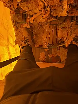 Snapshot of cussy007 chatting on 12.15.25 cussy007 online show from 12.15.25