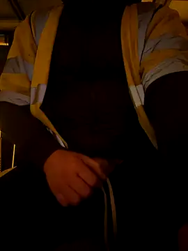 Snapshot of cussy007 chatting on 12.18.25 cussy007 online show from 12.18.25