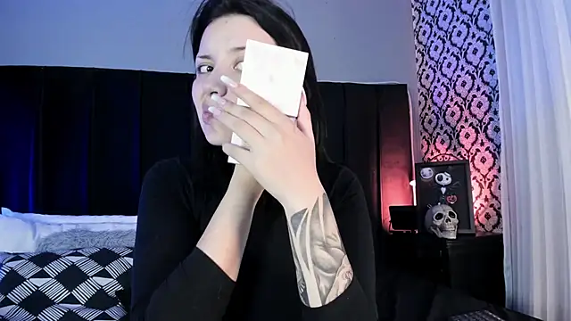 Adeelinee online show from 04.20.26