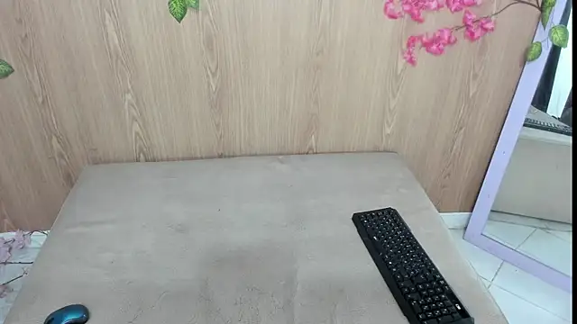 Snapshot of jenelotizz06 chatting on 06.16.26 jenelotizz06 online show from 06.16.26