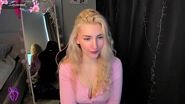 Snapshot of Kimmy_powell chatting on 05.03.26 Kimmy powell online show from 05.03.26