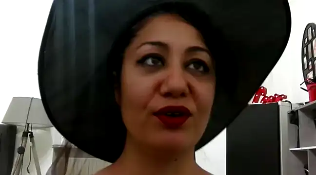Snapshot of danasantoreal chatting on 01.06.25 danasantoreal online show from 01.06.25