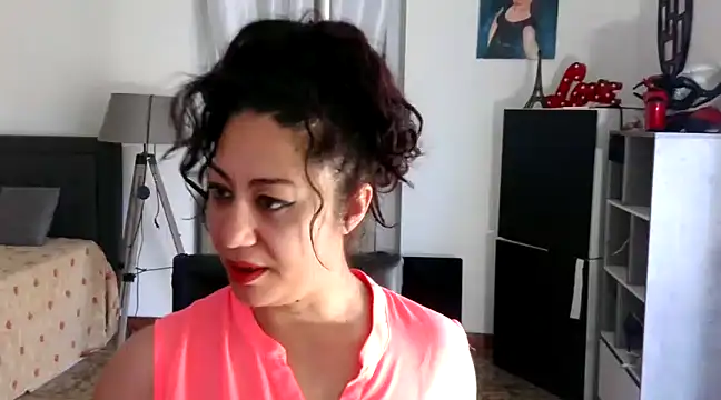 Snapshot of danasantoreal chatting on 01.17.25 danasantoreal online show from 01.17.25