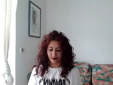 Snapshot of danasantoreal chatting on 09.24.25 danasantoreal online show from 09.24.25