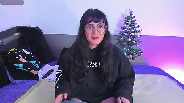 Snapshot of Missmonserrat chatting on 12.12.24 Missmonserrat online show from 12.12.24