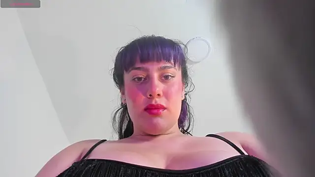 Snapshot of Missmonserrat chatting on 12.15.24 Missmonserrat online show from 12.15.24