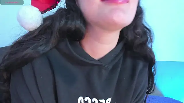 Snapshot of Missmonserrat chatting on 12.20.24 Missmonserrat online show from 12.20.24