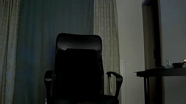 Snapshot of juliusmasters chatting on 10.23.25 juliusmasters online show from 10.23.25