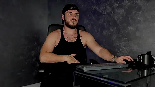 Snapshot of juliusmasters chatting on 11.01.25 juliusmasters online show from 11.01.25