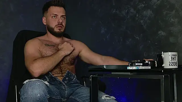 Snapshot of juliusmasters chatting on 11.30.25 juliusmasters online show from 11.30.25