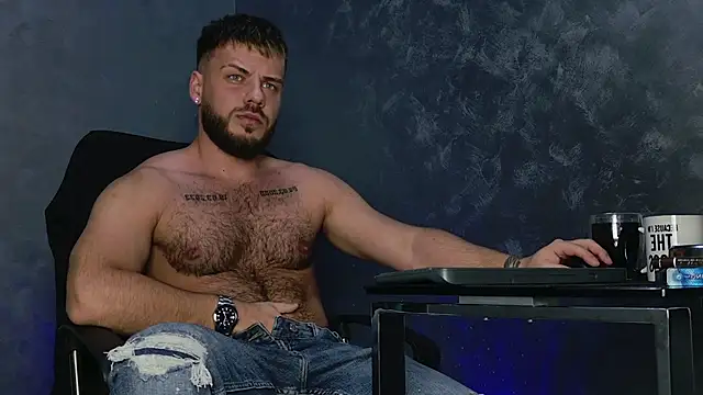 Snapshot of juliusmasters chatting on 12.01.25 juliusmasters online show from 12.01.25