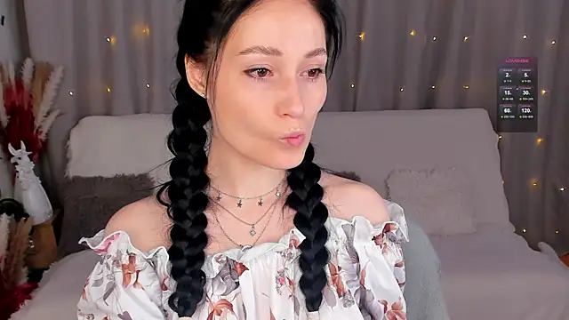 Snapshot of LisaMooore chatting on 02.14.25 LisaMooore online show from 02.14.25