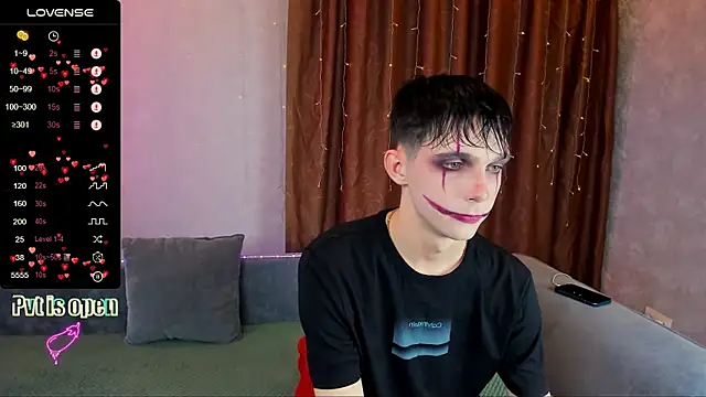 Aaron Boom online show from 10.31.25