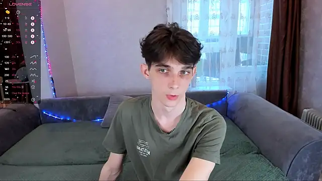 Aaron Boom online show from 04.26.26