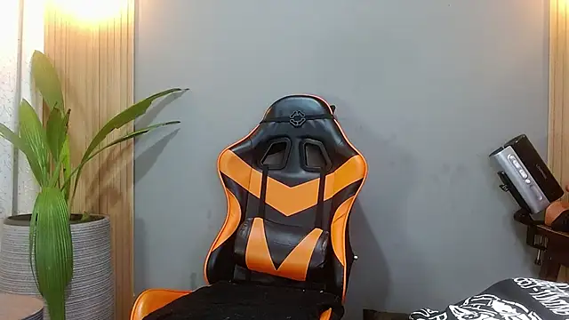 Mr WhiteCock online show from 01.11.26