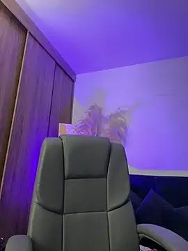 Snapshot of Rae_Lil_White chatting on 09.21.25 Rae Lil White online show from 09.21.25