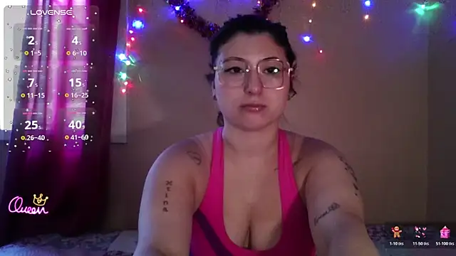 Snapshot of imsohornydacom chatting on 12.17.25 imsohornydacom online show from 12.17.25