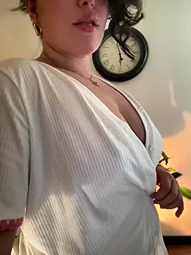 sukhakunis1 online show from 10.26.25