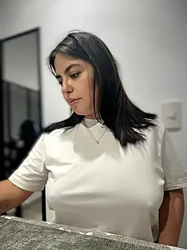 sukhakunis1 online show from 11.26.25