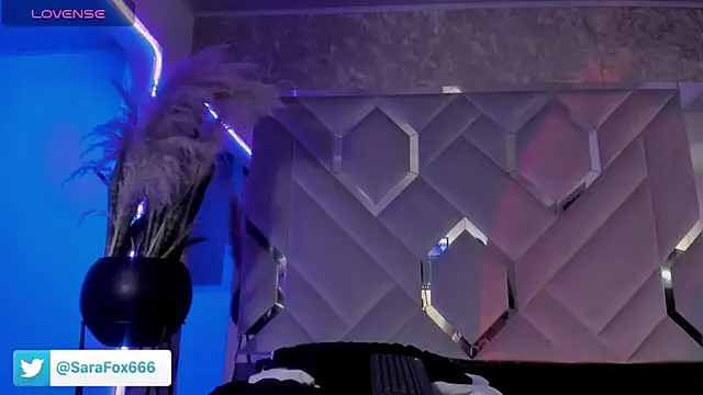 Sara Foxx1 online show from 11.13.25