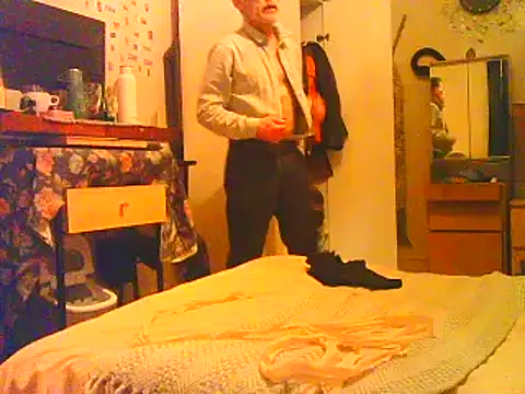 Snapshot of DaddyQuimHot chatting on 12.11.24 DaddyQuimHot online show from 12.11.24