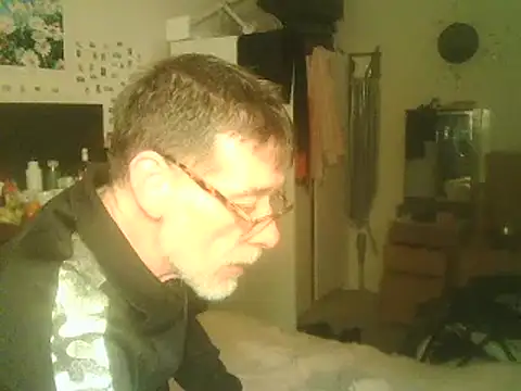 Snapshot of DaddyQuimHot chatting on 12.24.24 DaddyQuimHot online show from 12.24.24