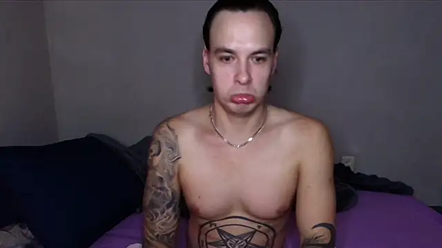 Snapshot of baphomet_from_ice chatting on 09.16.25 baphomet from ice online show from 09.16.25