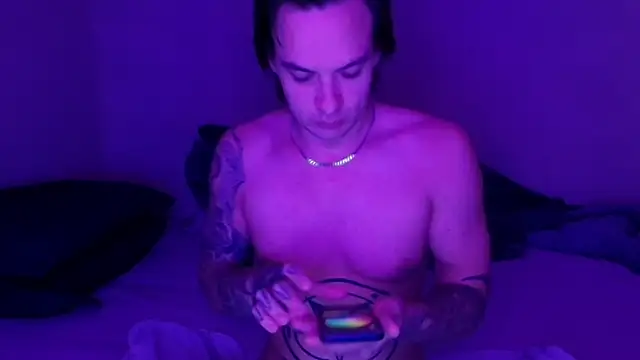 Snapshot of baphomet_from_ice chatting on 10.07.25 baphomet from ice online show from 10.07.25