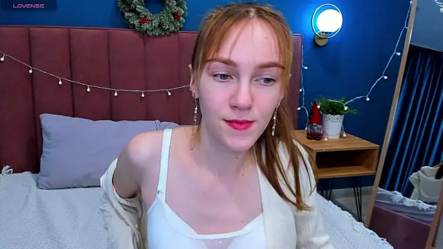 Snapshot of VanillaKelly chatting on 12.19.24 VanillaKelly online show from 12.19.24