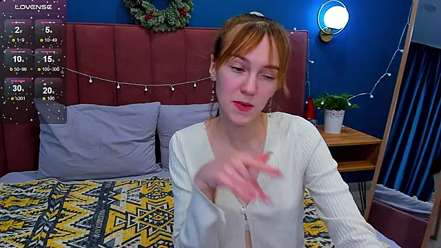 Snapshot of VanillaKelly chatting on 12.21.24 VanillaKelly online show from 12.21.24