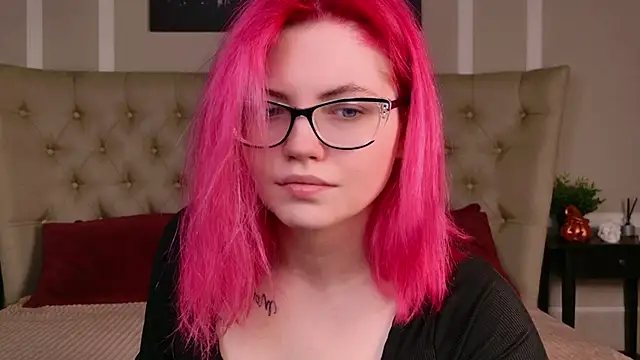 Snapshot of Lisa_Adam chatting on 11.04.25 Lisa Adam online show from 11.04.25