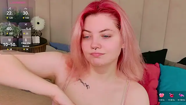 Snapshot of Lisa_Adam chatting on 11.18.25 Lisa Adam online show from 11.18.25