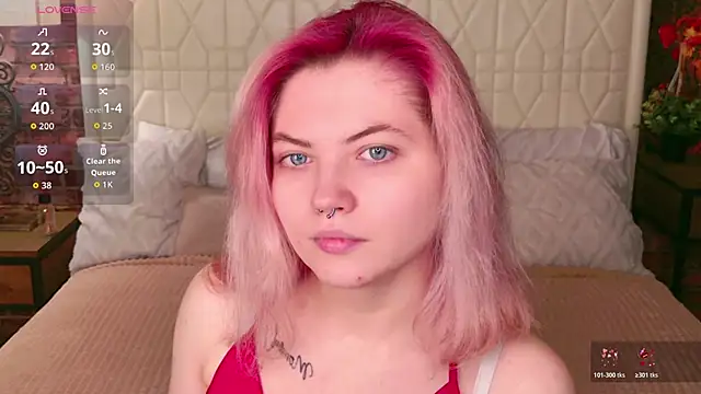 Snapshot of Lisa_Adam chatting on 11.24.25 Lisa Adam online show from 11.24.25